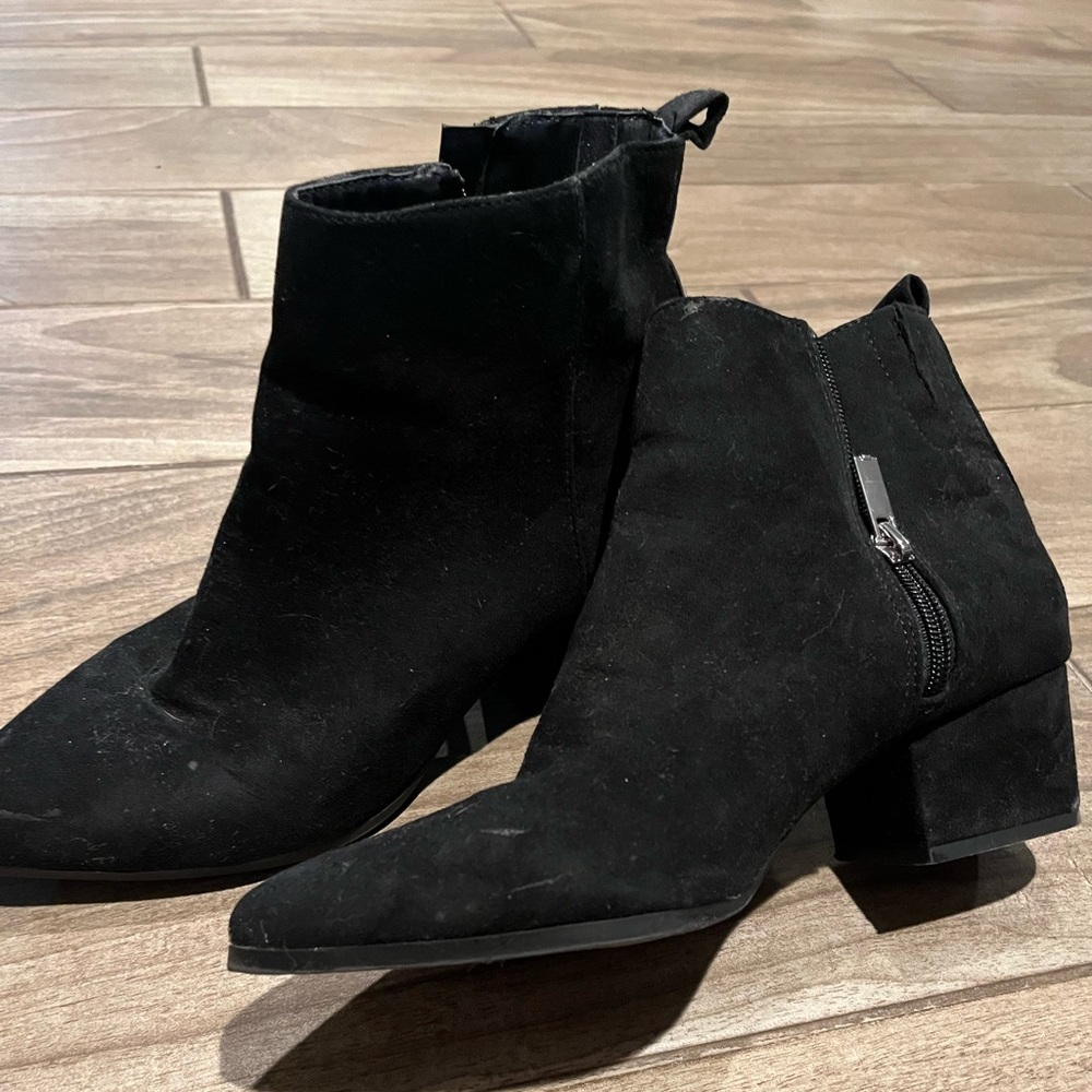 Velvet brand black ankle boot with zipper